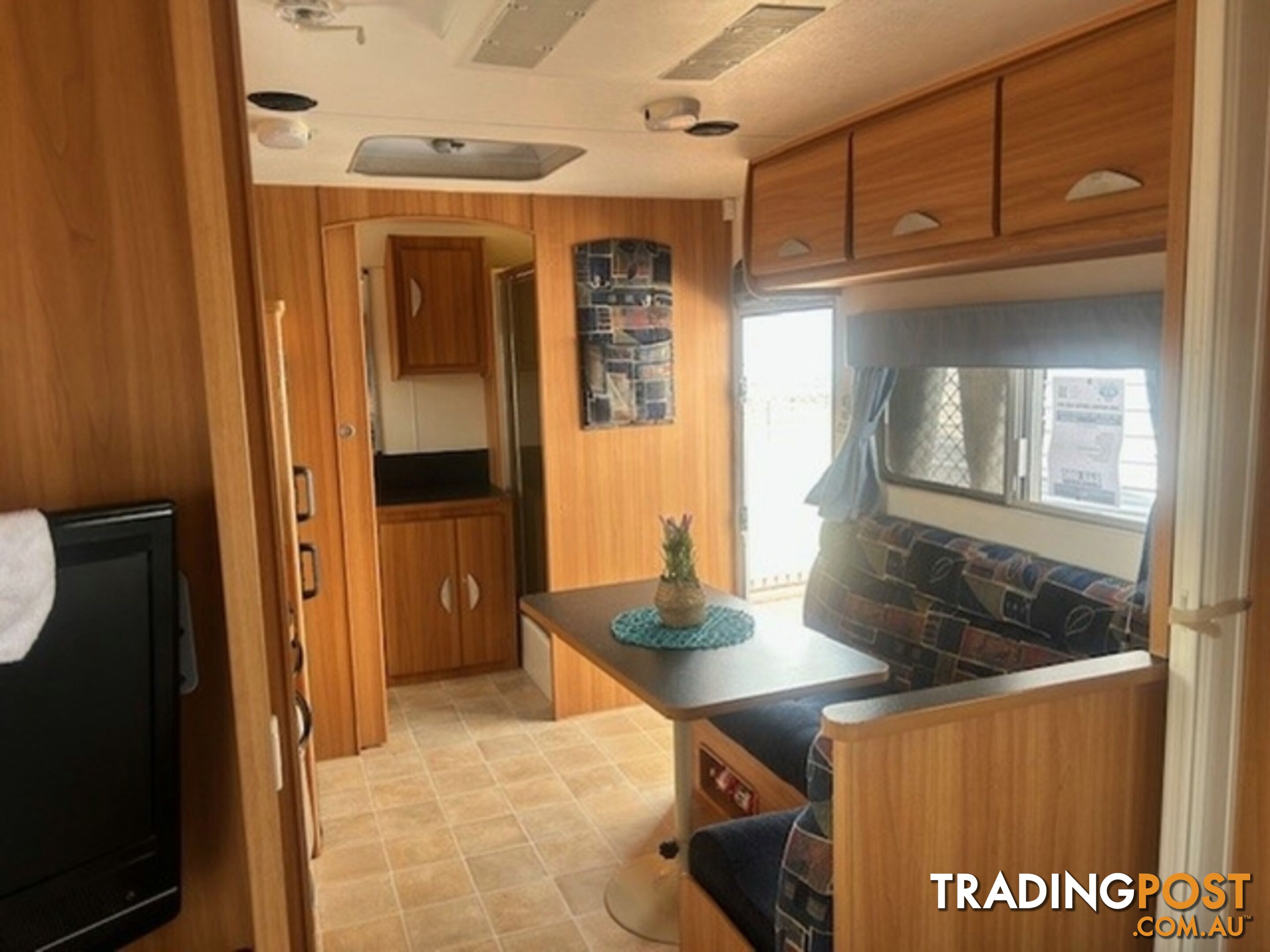 2010 COROMAL LIFESTYLE XC 635 CARAVAN