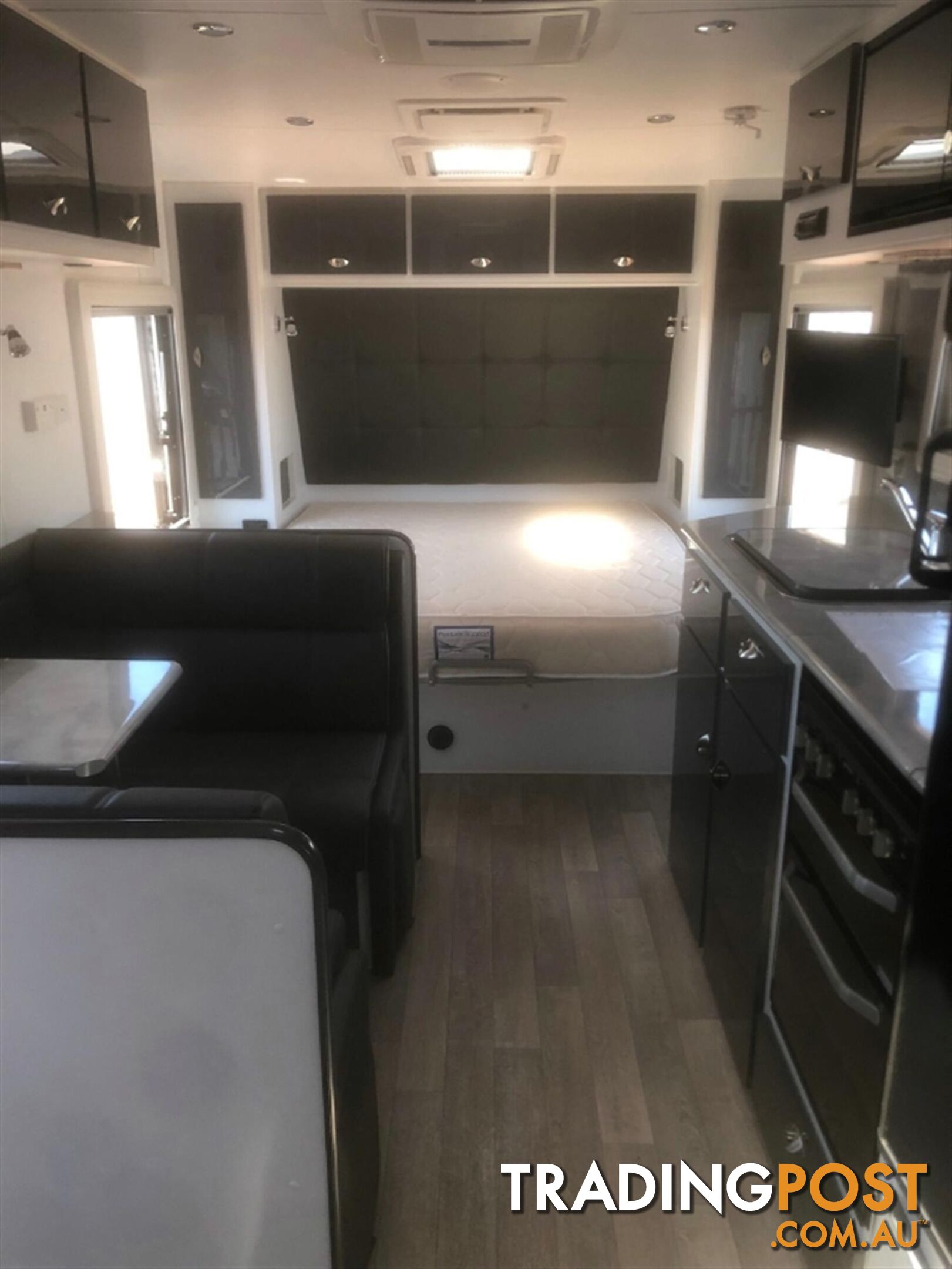 2020 LA VISTA EL TORO SEMI OFF ROAD CARAVAN