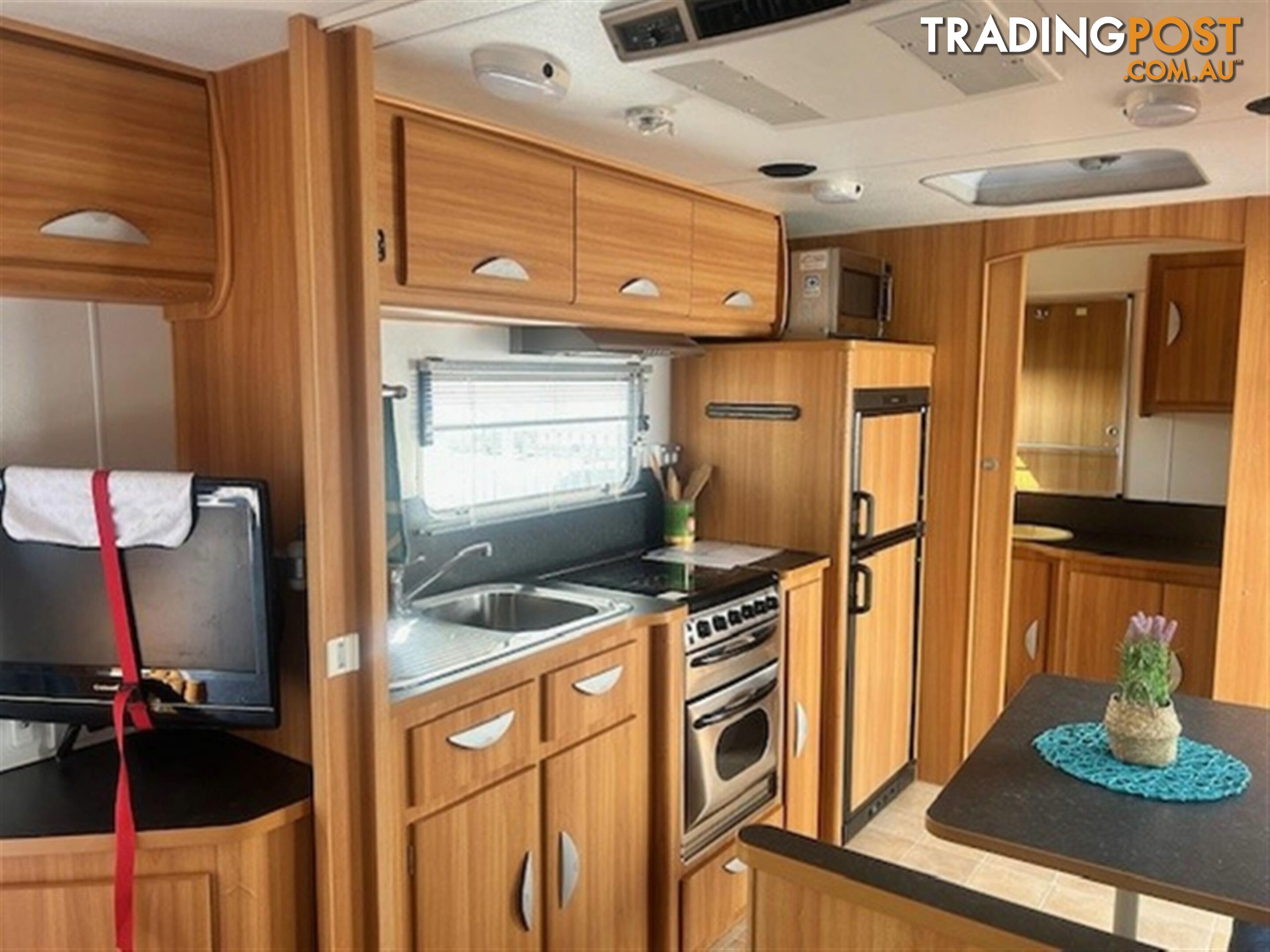 2010 COROMAL LIFESTYLE XC 635 CARAVAN