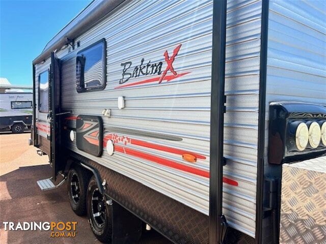 2014 UNIVERSAL BAKTRAX SEMI OFF ROAD CARAVAN