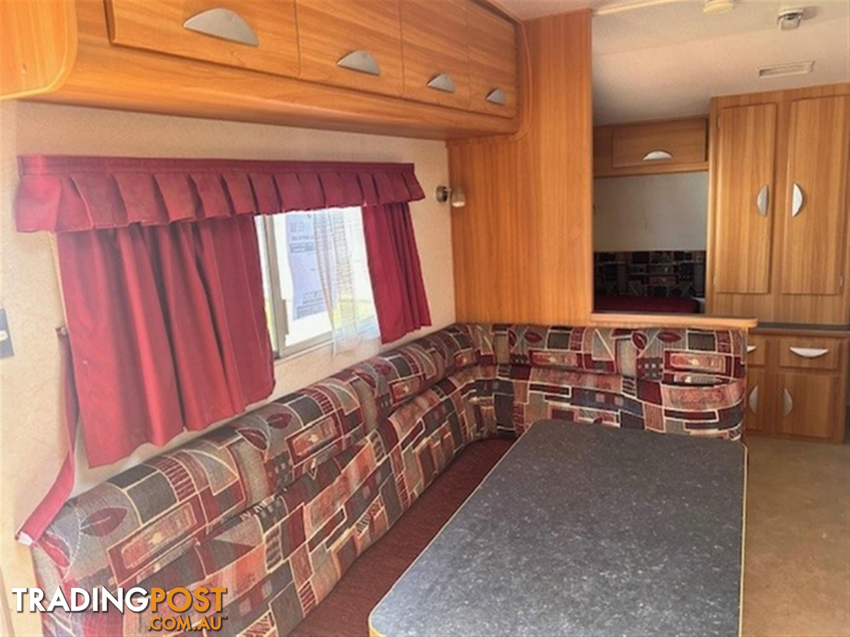 2009 COROMAL LIFESTYLE 618S SINGLE BEDS CARAVAN