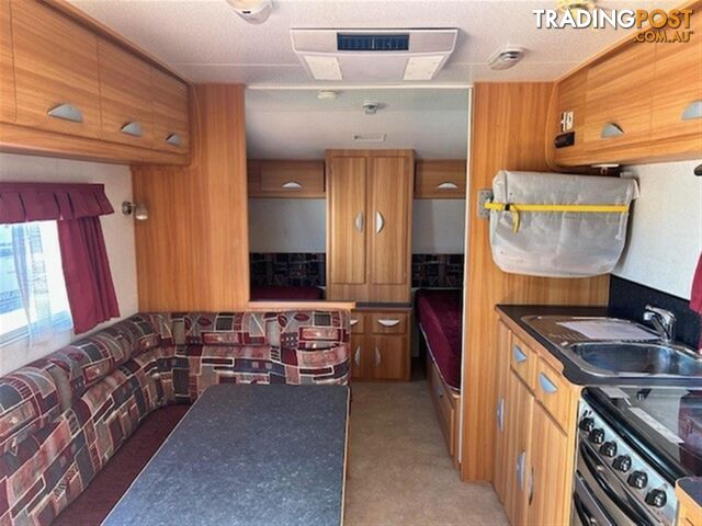 2009 COROMAL LIFESTYLE 618S SINGLE BEDS CARAVAN