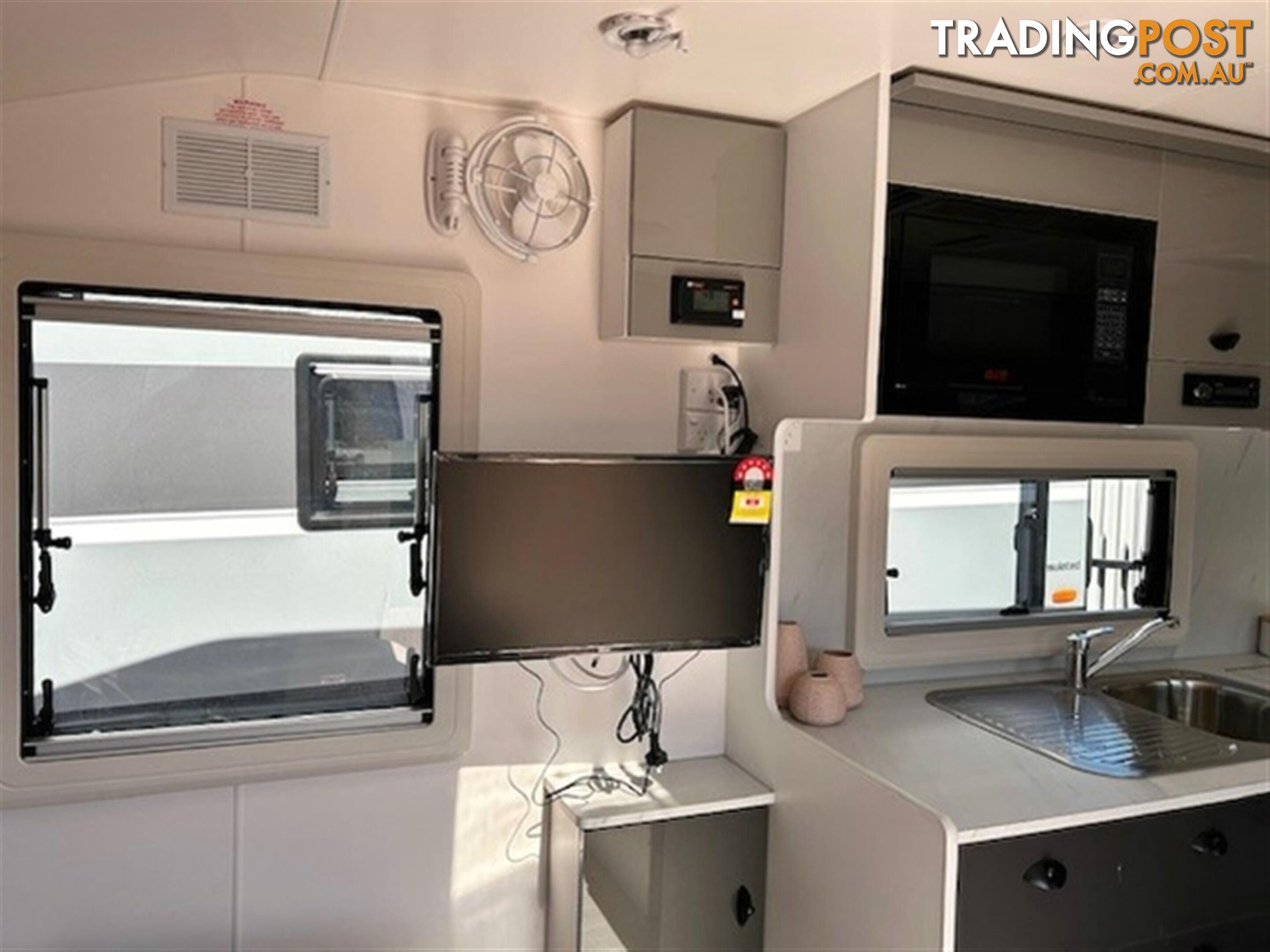 2023 NEWLANDS LUXE AAP SEMI O/R 675 3 B CLUB CARAVAN