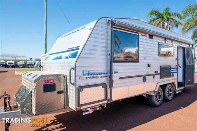 WONDERLAND TRIUMPH CARAVAN 