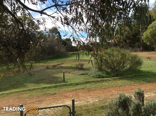 14 MEADOW PLACE TOODYAY WA 6566