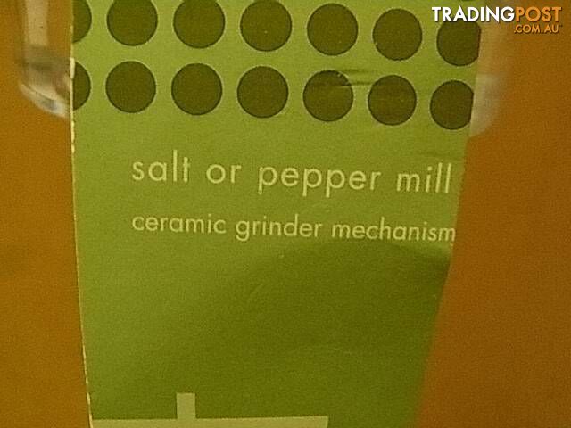 NEW LARGE 400mm tall salt of pepper mill with ceramic grinder - photo 3 of 5