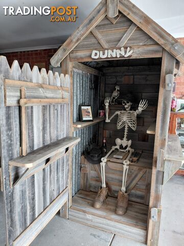 Rustic outdoor dunny 2200 high - photo 3 of 6