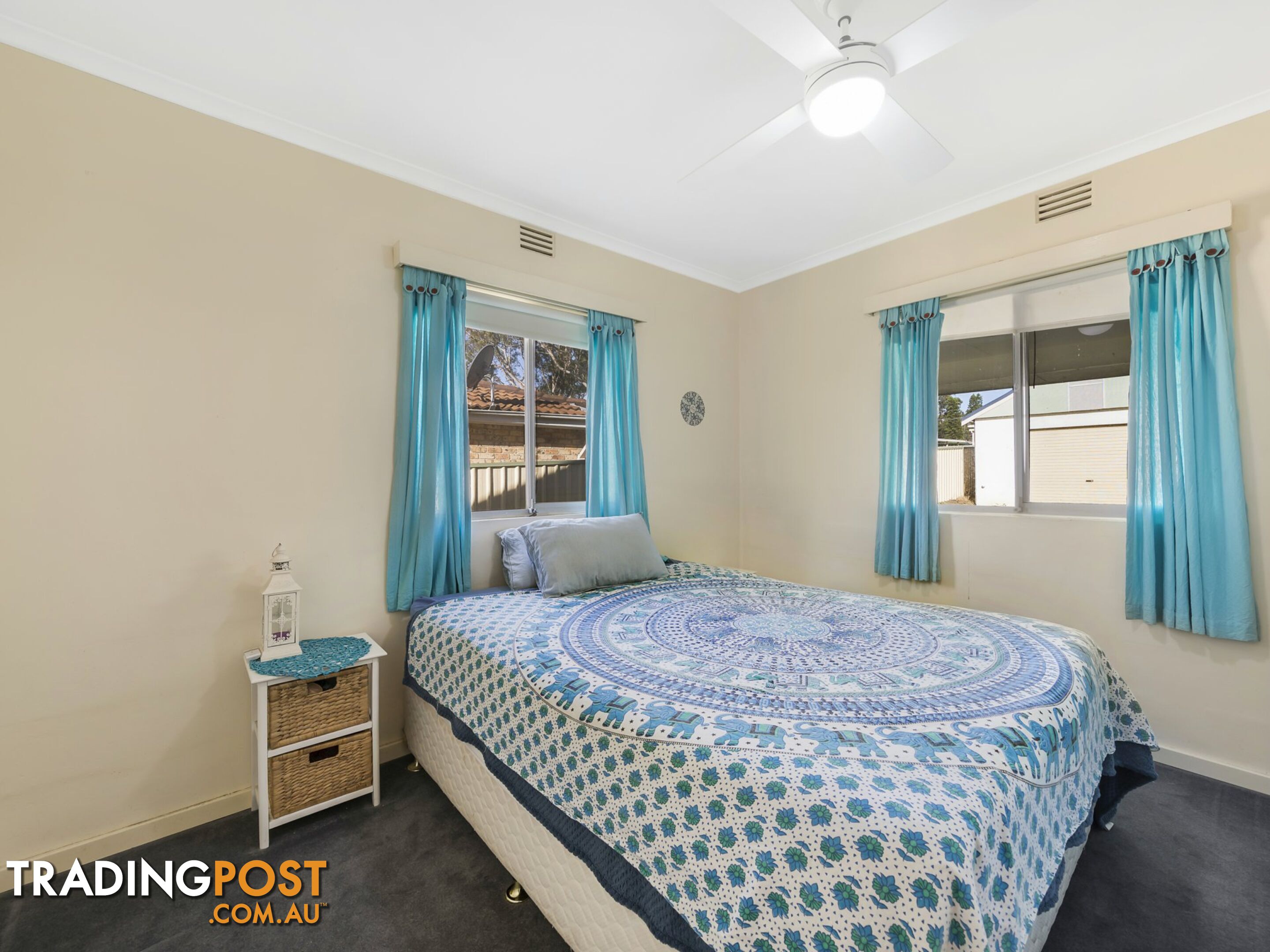 11 Spencer Road MANNERING PARK NSW 2259