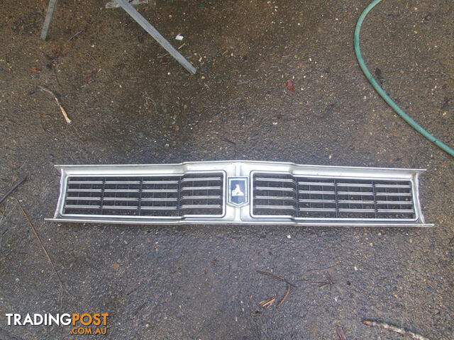 S/H HT Holden Grill