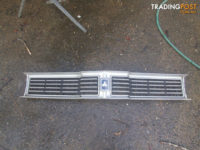 S/H HT Holden Grill