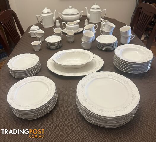 Vintage Noritake Imperial Baroque “Ivory Lace” Fine China — 74-Piece Set