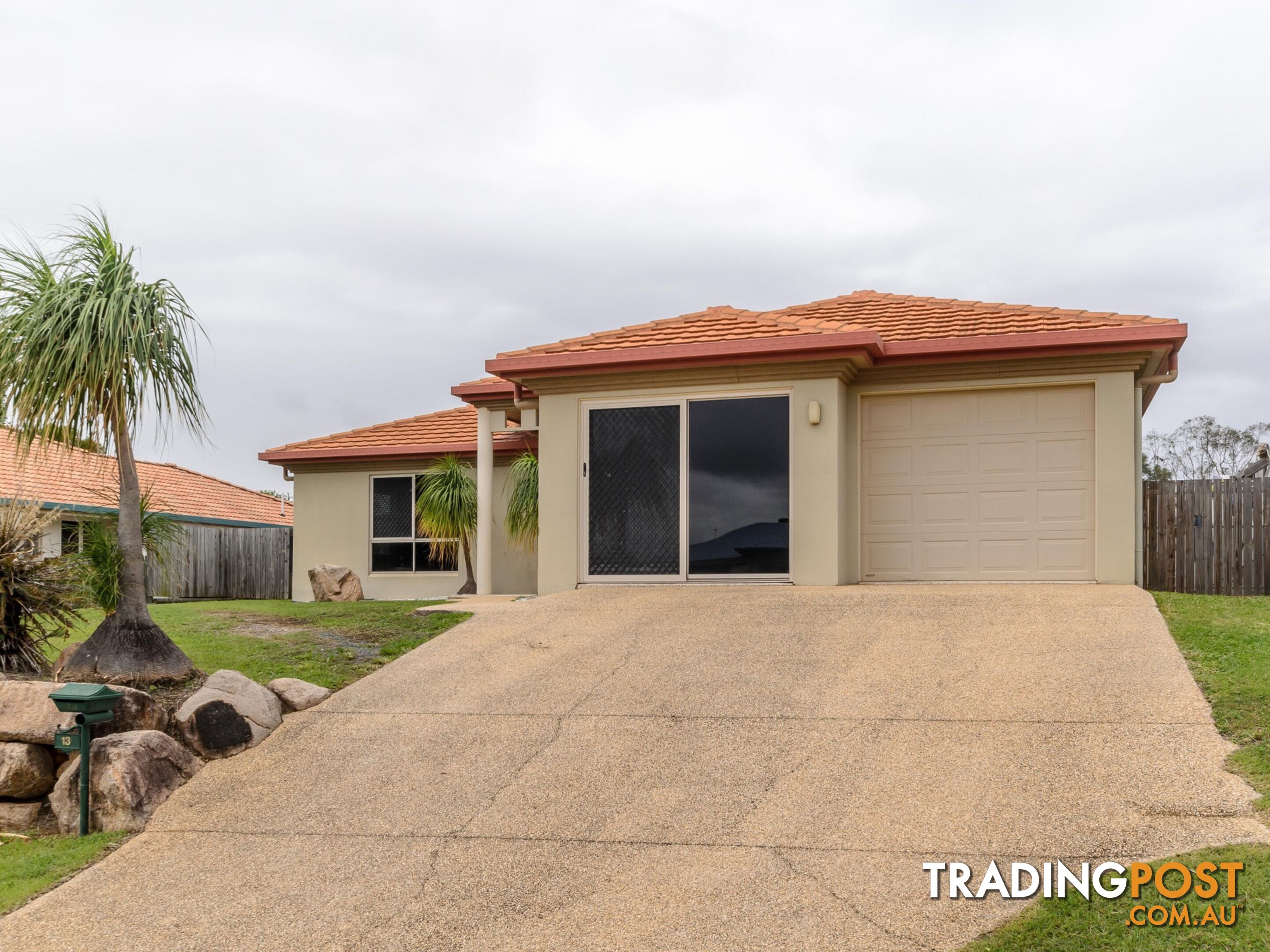 13 Dorinda Close CLINTON QLD 4680