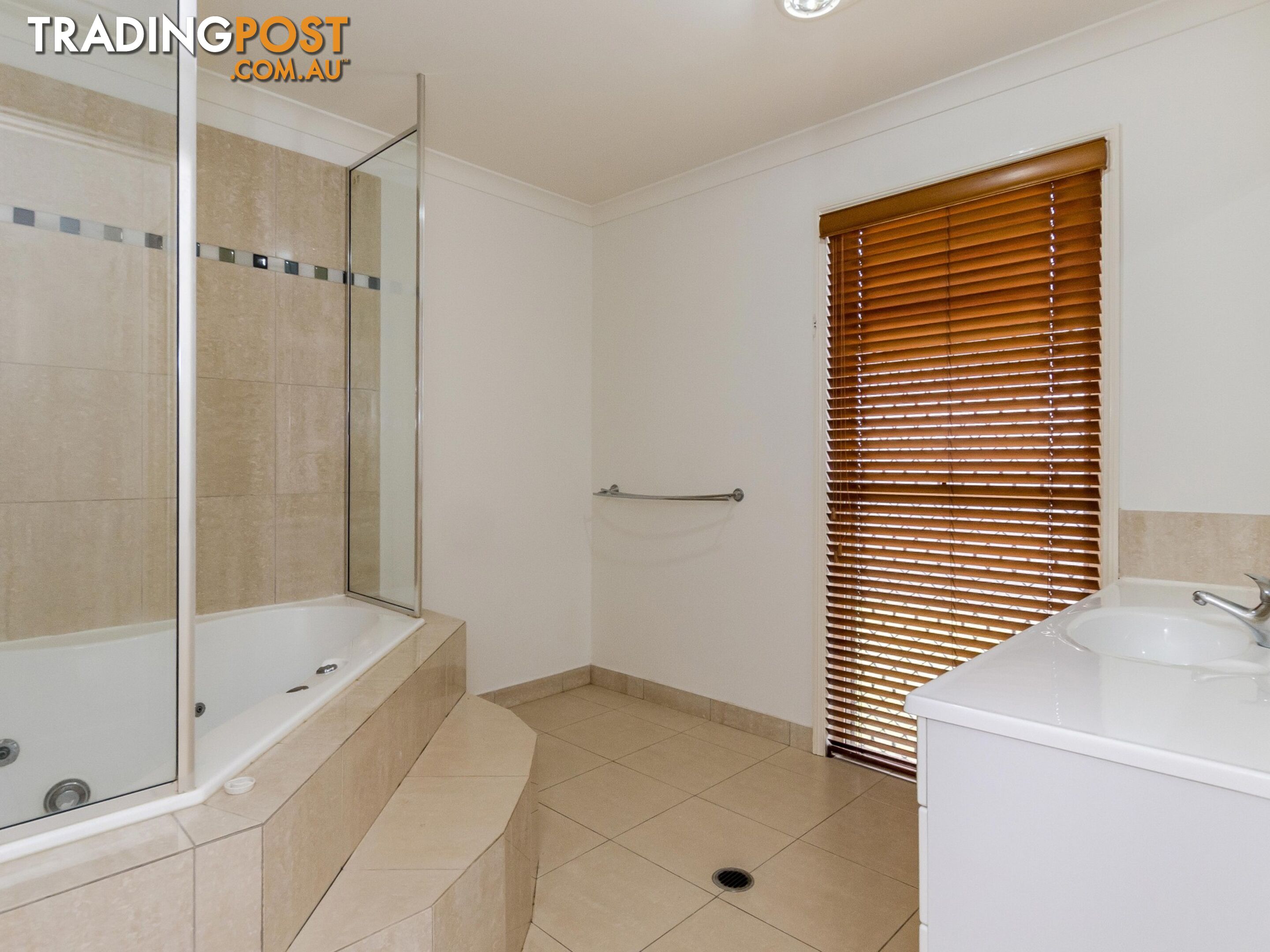 13 Dorinda Close CLINTON QLD 4680