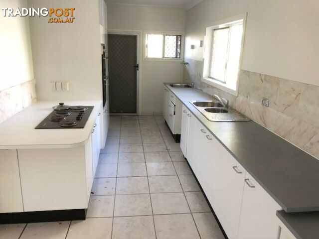 Unit 1-3/11 Bramston Street GLADSTONE CENTRAL QLD 4680