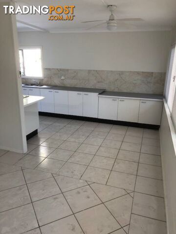 Unit 1-3/11 Bramston Street GLADSTONE CENTRAL QLD 4680