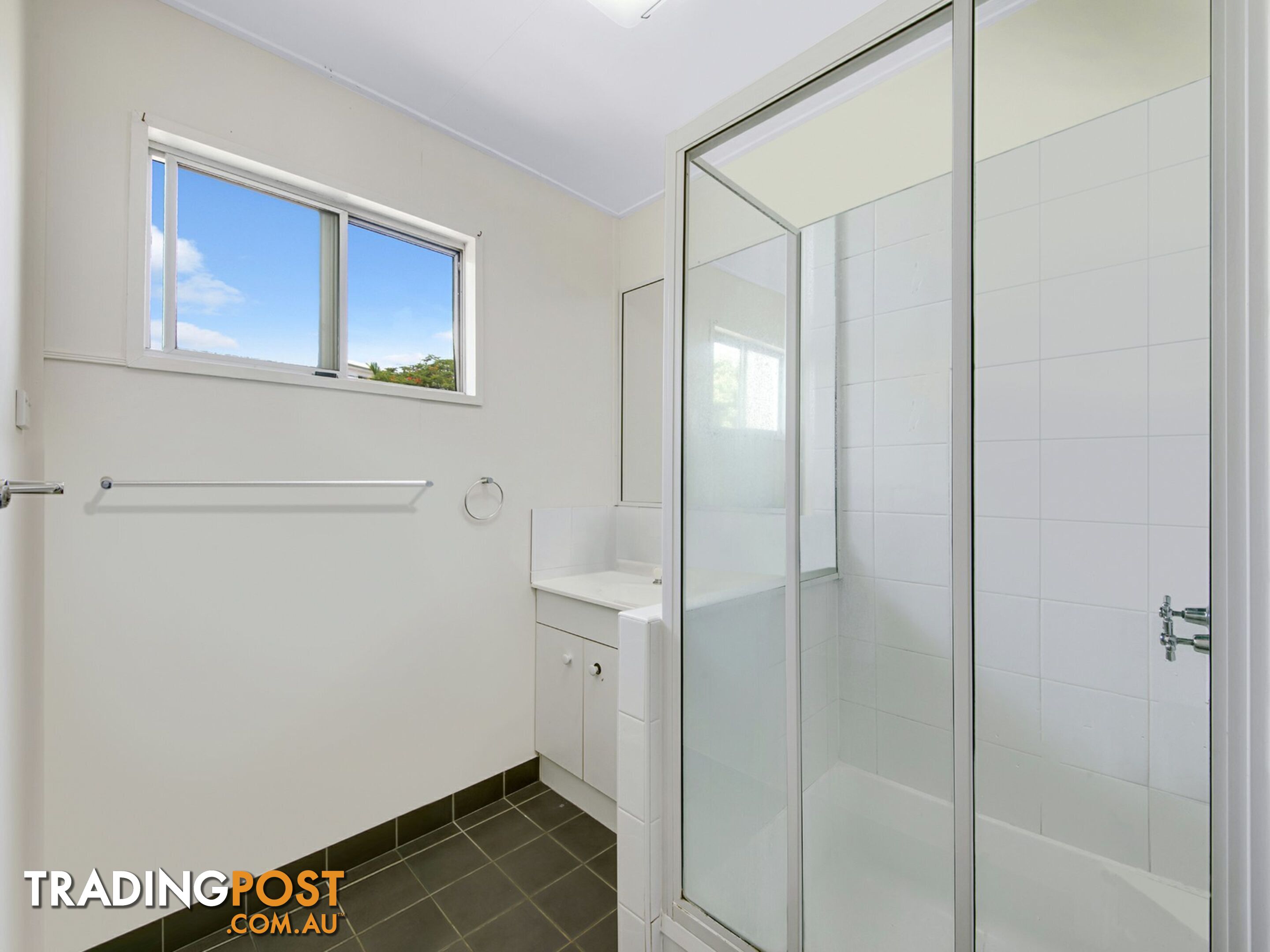 6 Butler Street NEW AUCKLAND QLD 4680