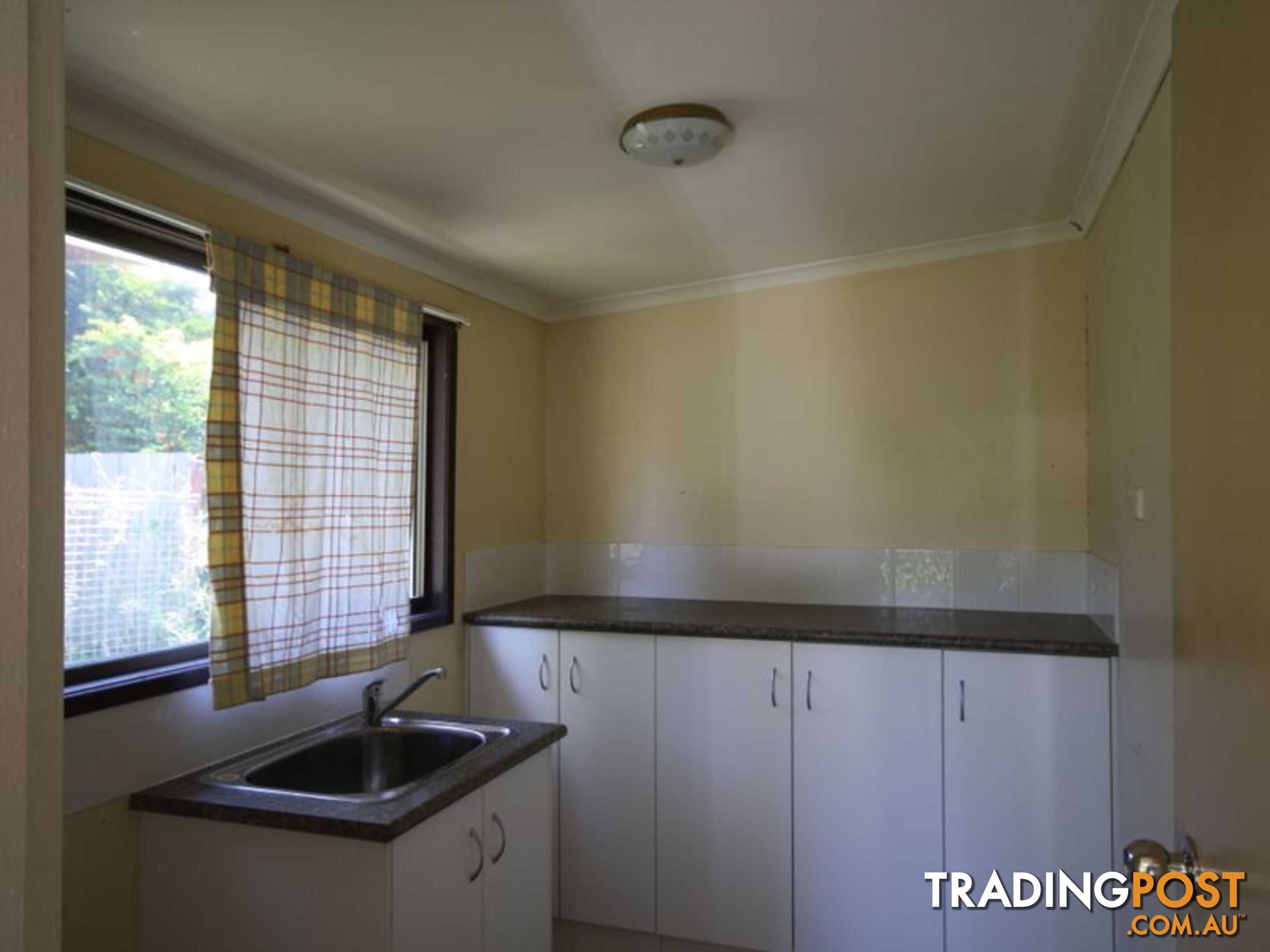 14 Far Street WEST GLADSTONE QLD 4680