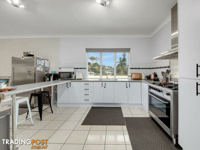 2 Lomas Street WEST GLADSTONE QLD 4680