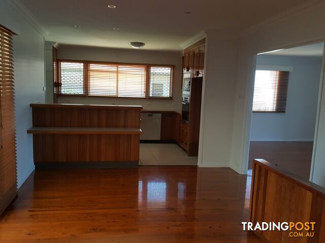 25 The Esplanade BARNEY POINT QLD 4680