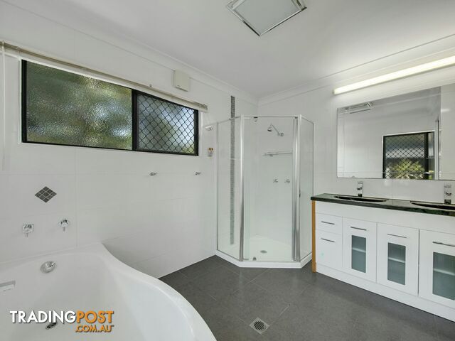 16b Walters Ave WEST GLADSTONE QLD 4680