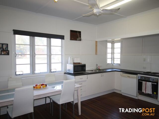 17 Friend Street BARNEY POINT QLD 4680