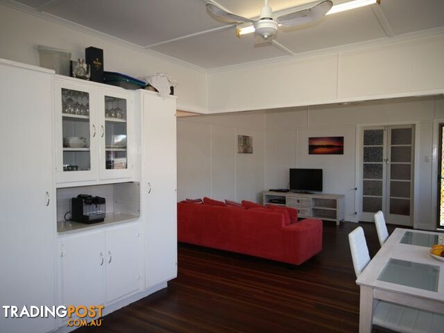 17 Friend Street BARNEY POINT QLD 4680