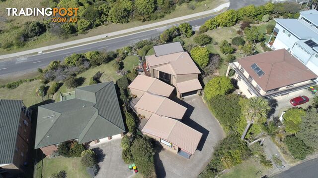 8 Warbler Crescent NORTH NAROOMA NSW 2546