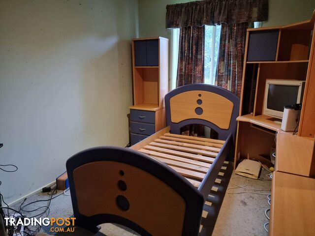 Kids single bedroom suite