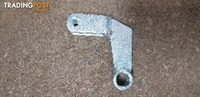 L-Shaped Tailgate Bracket For Gas Strut - photo 2 of 2