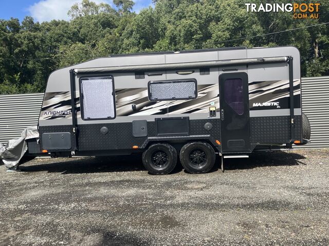 Majestic Knight SLE plus ISUZU tow vehicle. Both 2022 Both still under warranty