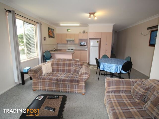 2/5 Beach Road HAWKS NEST NSW 2324