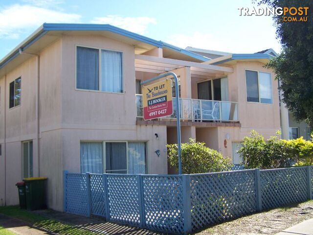 2/5 Beach Road HAWKS NEST NSW 2324