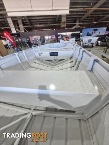 Quintrex 2023 F420 Explorer - photo 3 of 4