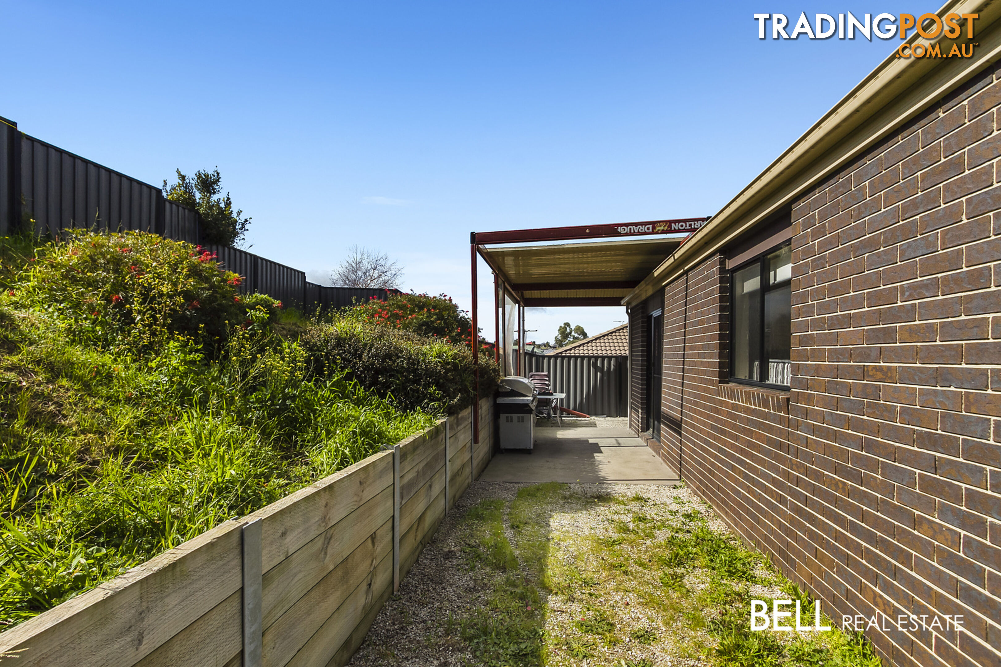 32 Victoria Place PAKENHAM VIC 3810