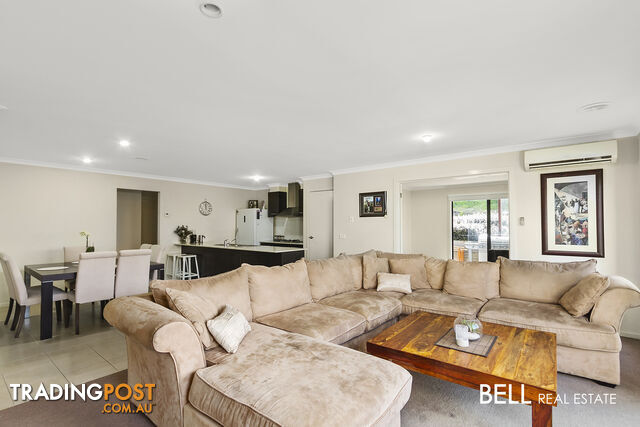 32 Victoria Place PAKENHAM VIC 3810