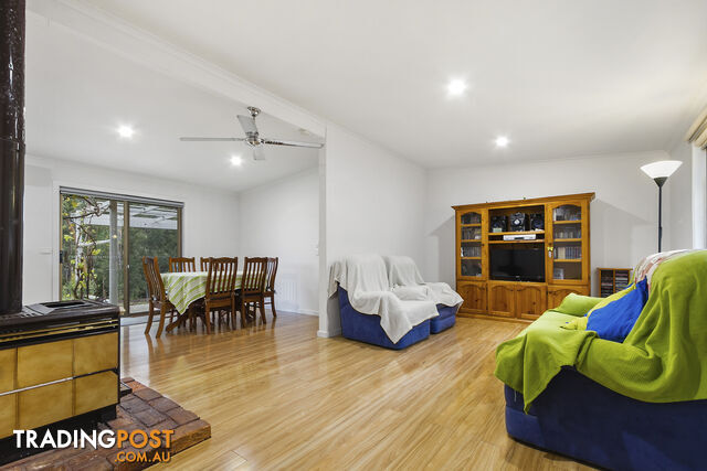 9 Brisbanes Road COCKATOO VIC 3781