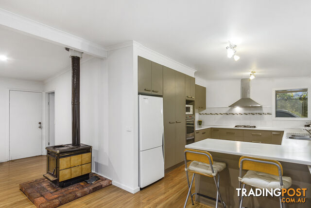 9 Brisbanes Road COCKATOO VIC 3781