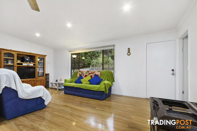 9 Brisbanes Road COCKATOO VIC 3781