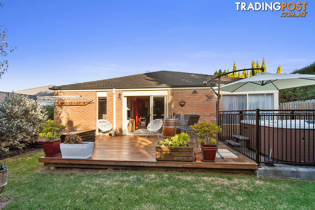 11 Tuileries Rise NARRE WARREN SOUTH VIC 3805