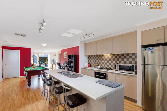 11 Tuileries Rise NARRE WARREN SOUTH VIC 3805