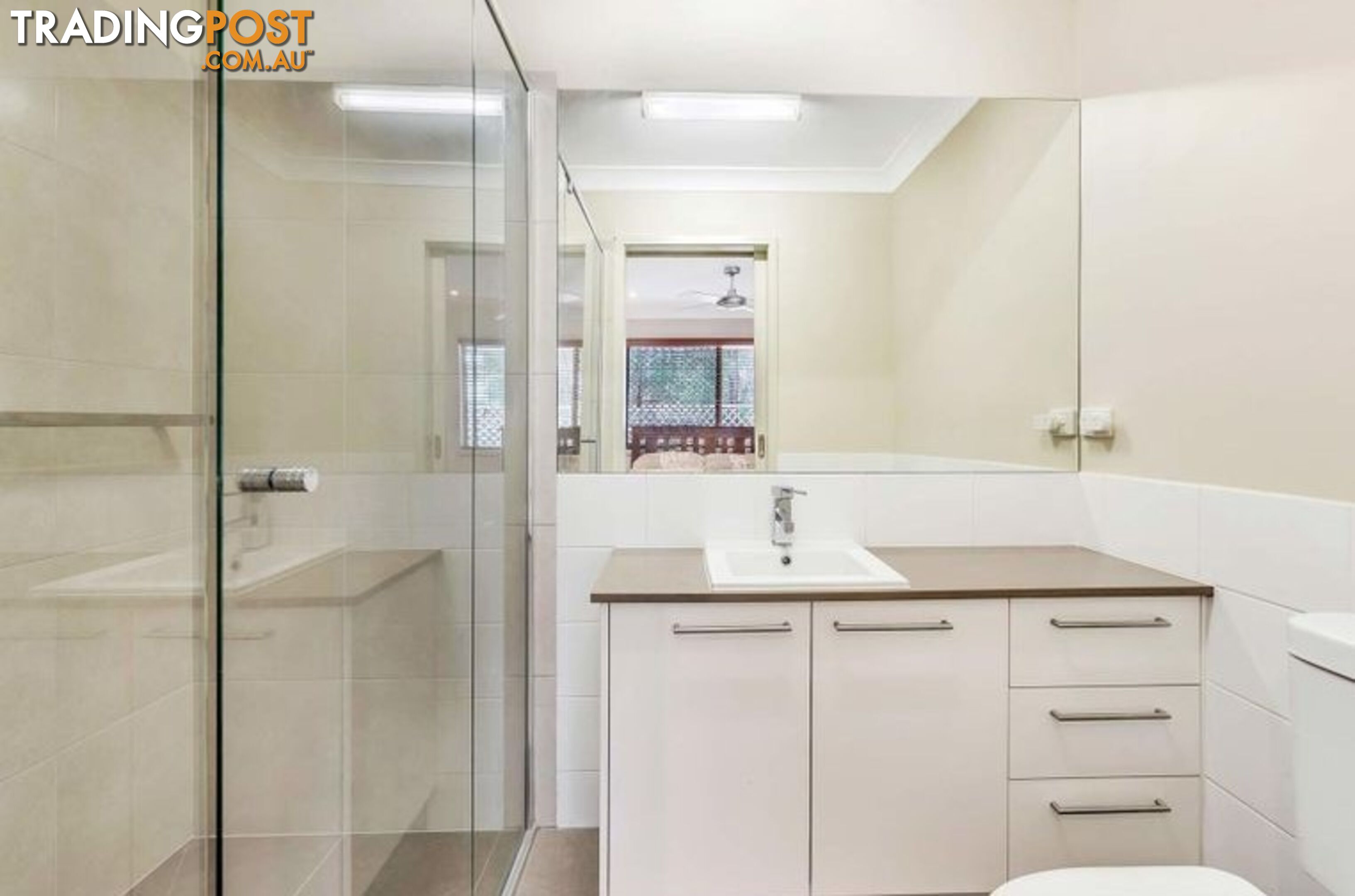 37/11 Waterford court BUNDALL QLD 4217