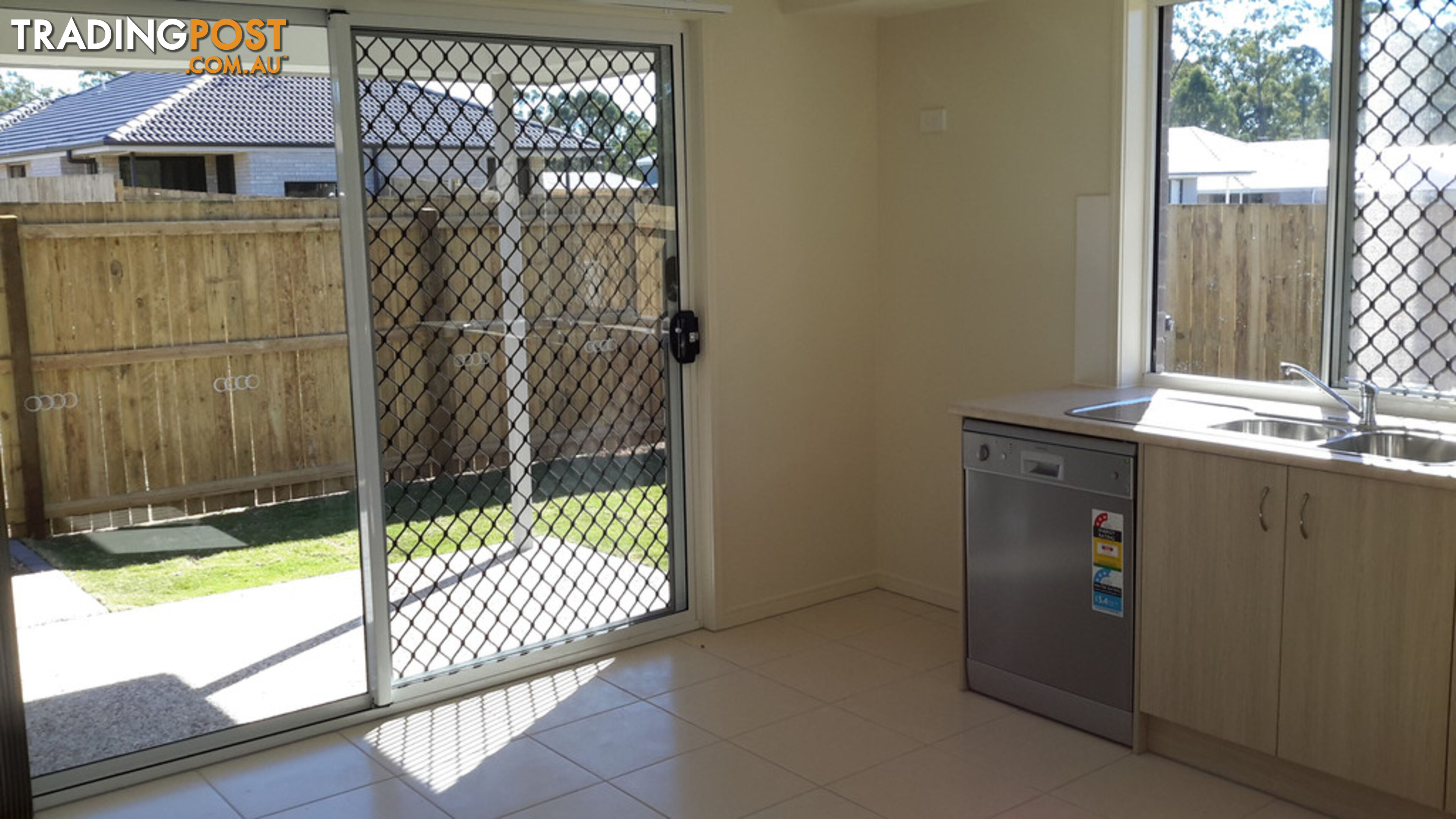 1/26 Greenpark Drive CRESTMEAD QLD 4132