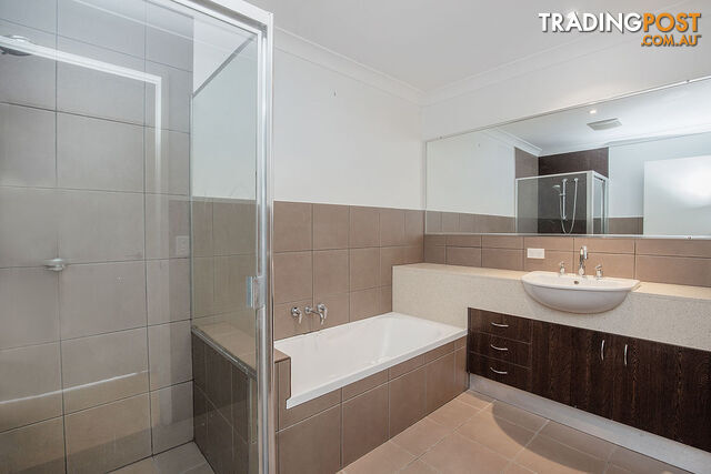 TH13/33 Clark Street BIGGERA WATERS QLD 4216