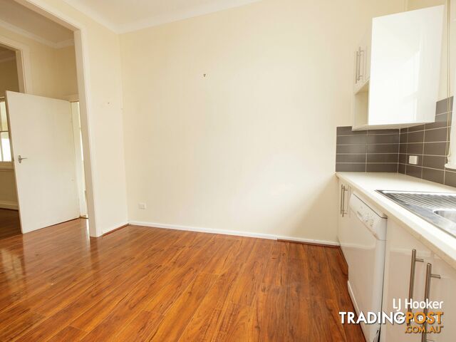 58 South Street GUNNEDAH NSW 2380 - photo 4 of 18