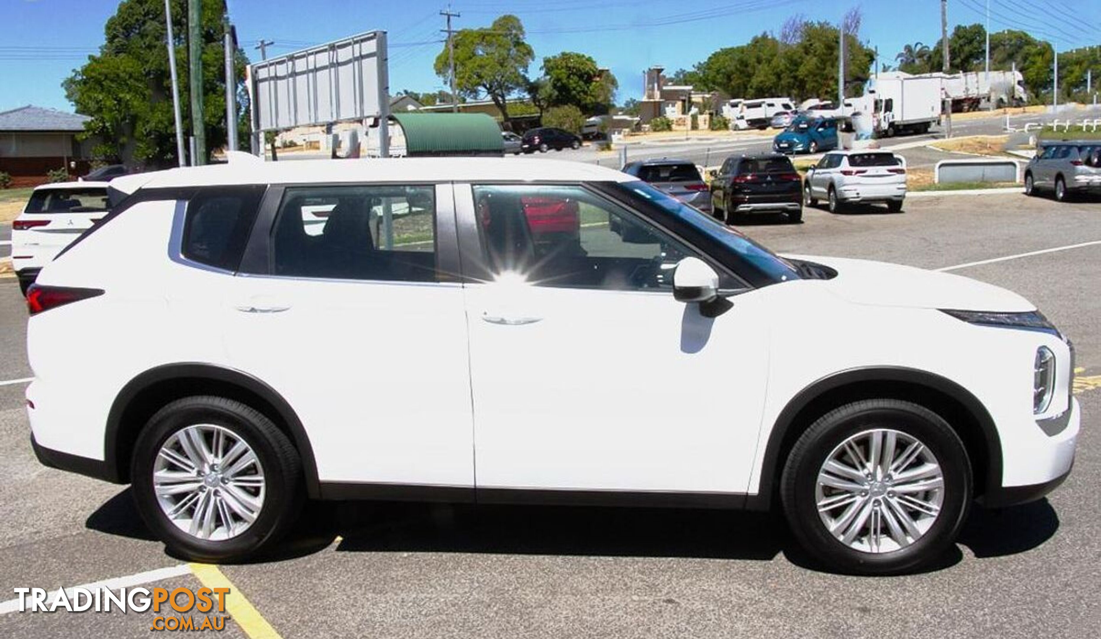 2024 MITSUBISHI OUTLANDER ES ZM WAGON