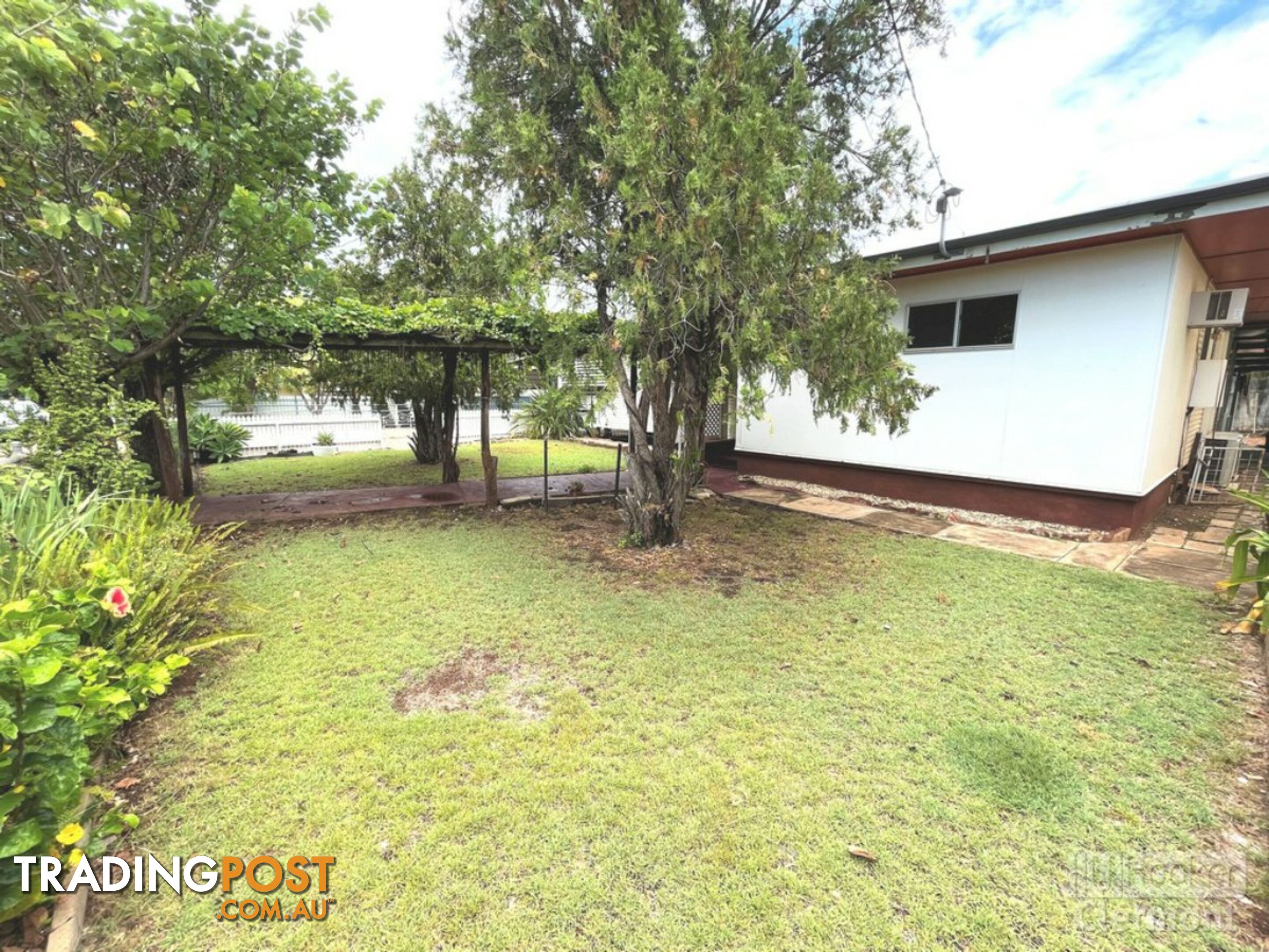 10 Kitchener Street CLERMONT QLD 4721