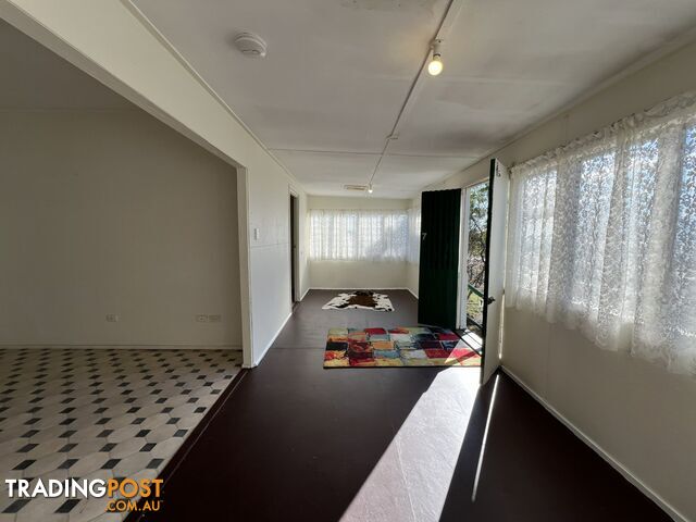 7 French Street CLERMONT QLD 4721