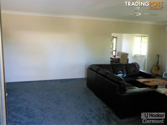 2 Mimosa Street CLERMONT QLD 4721