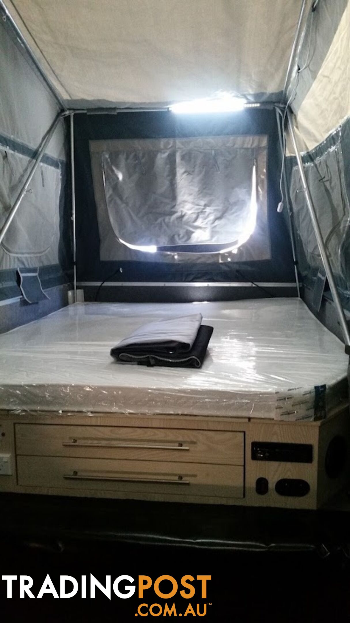 2019 Mars Rover Deluxe Rearfold hard floor. (only used 5 times)