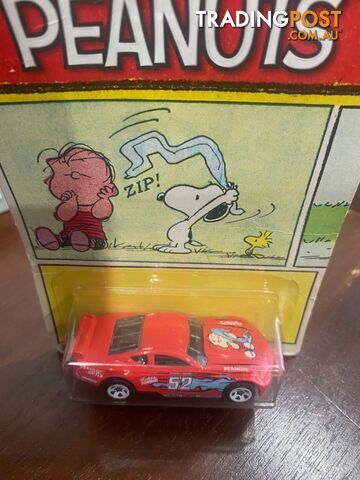 Collectable HOT WHEELS - PEANUTS Circle Tracker 5/6